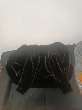 Abrigo Negro Pufoso Premium