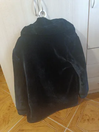 Abrigo Negro Pufoso Premium