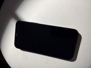 iPhone 12 Negro, está muy bien cuidado