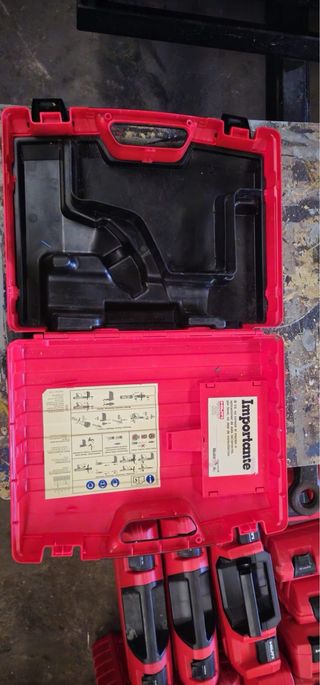 Caja Hilti DX 460-MX vacía