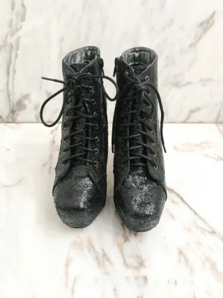 Botines de plataforma negros con cordones