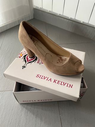 Zapatos Silvia Kelvin Beige Tacón Peep Toe