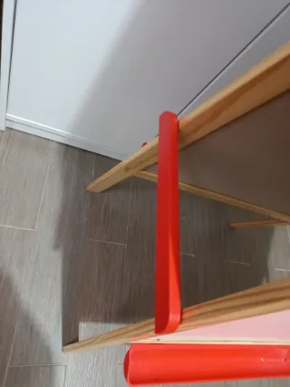 Pizarra infantil con rollo de papel