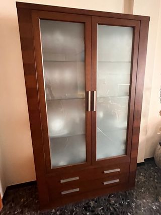 Vitrina de comedor de madera y cristal