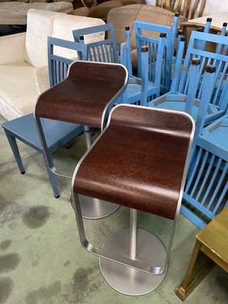 Taburetes giratorios madera y metal