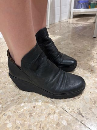 Botines Fly London Talla 38 Negros