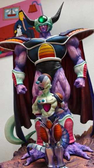 King Cold Figura White Hole Recast