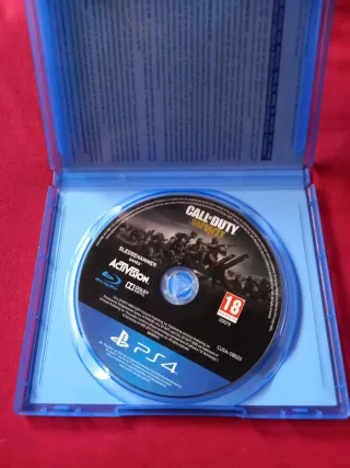 Call of Duty Black Ops y WW2 PS4