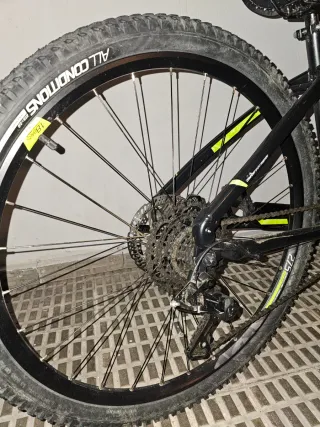 Bicicleta Rockrider ST530 Negra/Amarilla