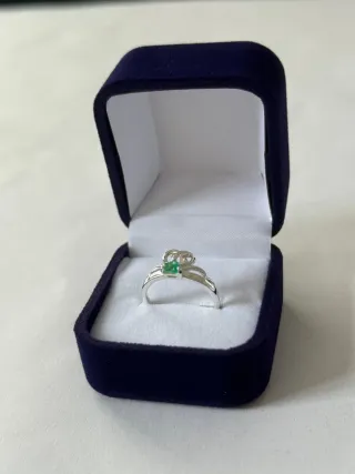 Anillo 15 años azul con Esmeralda