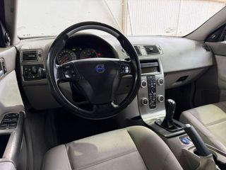 VOLVO V50 2.0D 136CV MANUAL 5PT 5PZ AÑO 2006