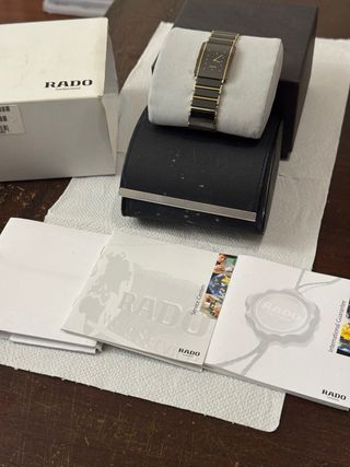 Reloj Rado Negro y Dorado