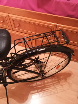 Bicicleta 26 con cesta y portabultos