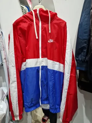 Tuta Nike rossa, bianca e blu