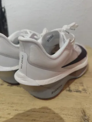Nike Zoom Fly 6 Talla 41 Gris Blanco