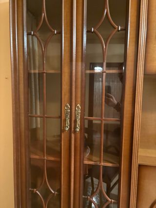 Mueble de salón madera y cristal