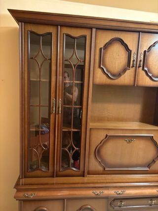 Mueble de salón madera y cristal