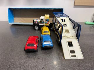 Camión Gozan Texas y 3 coches