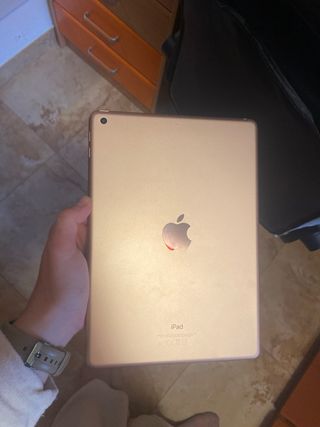 Apple iPad  6 generación.Dorado. Impecable.