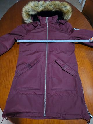 Chaquetón Granate con capucha y pelo