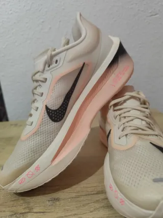 Nike Zoom Fly 6 Talla 43 Beige/Rosa
