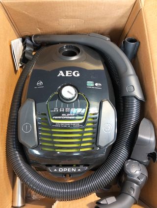 Aspiradora AEG SilentPerformer Green
