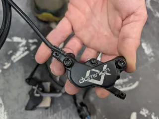 Freni Hayes Dominion A4