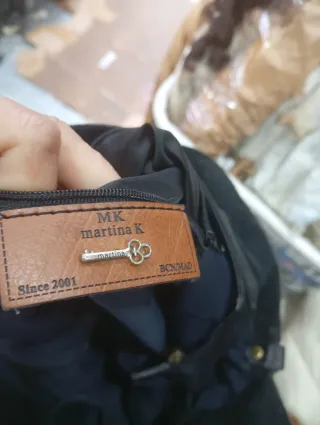 Bolso Martina Klein azul obscuro.