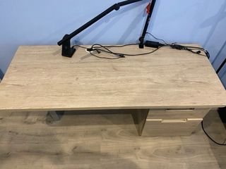 Escritorio madera y metal