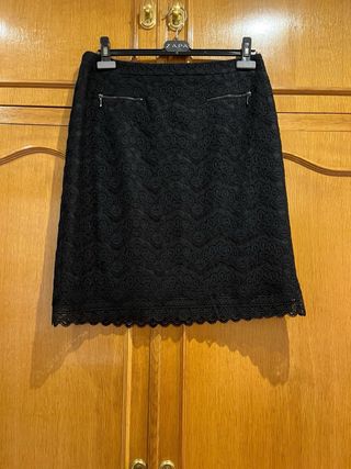 Falda de Caroll encaje negro