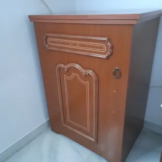 Máquina de coser eléctrica Sigma con mueble