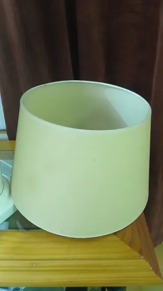 Lámpara de porcelana grande