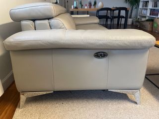 Sofá de cuero beige con motor (2 unidades)