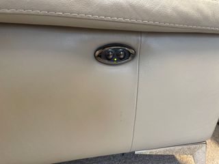 Sofá de cuero beige con motor (2 unidades)