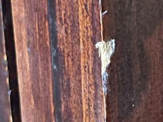 Biombo de madera con detalles