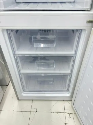 Nevera combi plateada Saivod altura 1.85 con garan