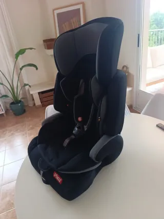 Sillita de coche Piku mod.538 negra