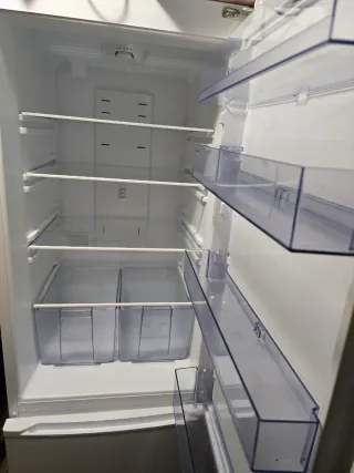 Frigorífico Hyundai 185x60 cm gratis!!! SOLO hoy!!