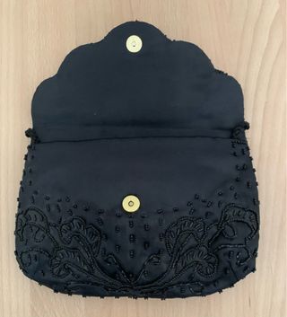 Bolso de fiesta negro con pedrería