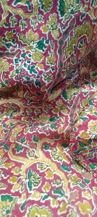 Pañuelo de seda rojo