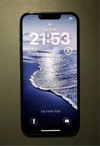 iPhone 13 (protector cristal y 3 fundas de regalo)