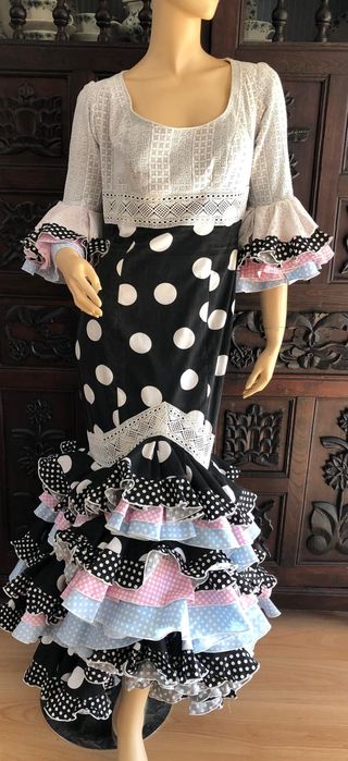 Traje Flamenca Talla 40-42 Negro Lunares