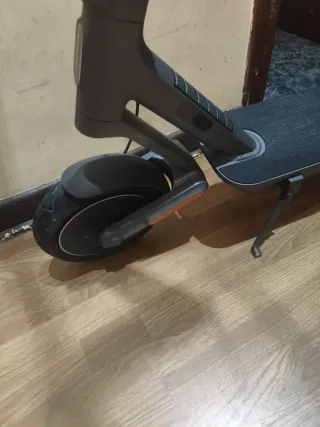 Monopattino Xiaomi 4 Ultra poco usato
