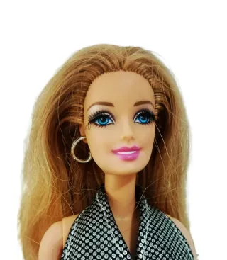 Lote 4 Barbies con vestidos variados