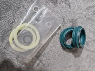 Kit di tenute SKF 34 per forcella Fox