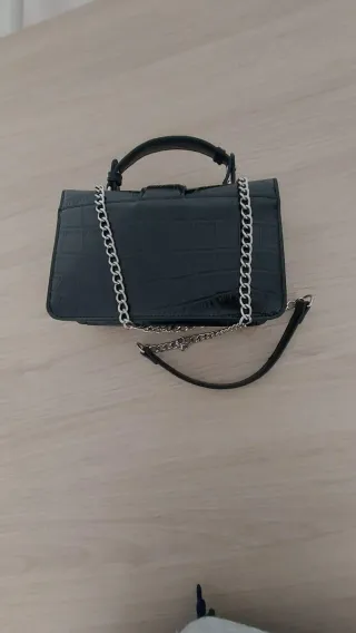 Bolso negro efecto piel cocodrilo