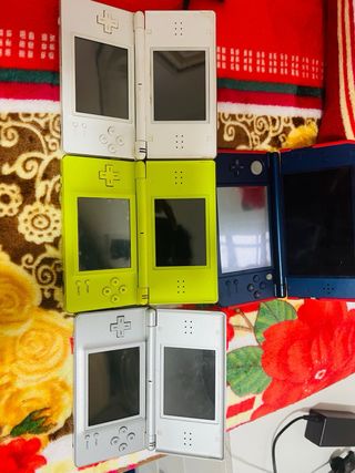 Nintendo DS Lite + 3 juegos y la roja pantalla rot