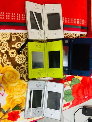 Nintendo DS Lite + 3 juegos y la roja pantalla rot
