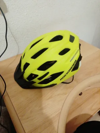 Casco Rockrider color amarillo florescente
