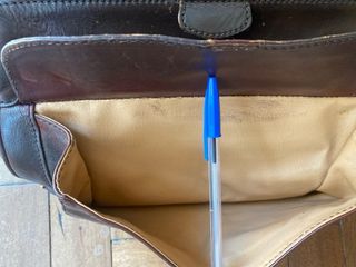 Mala de médico vintage em pele castanha